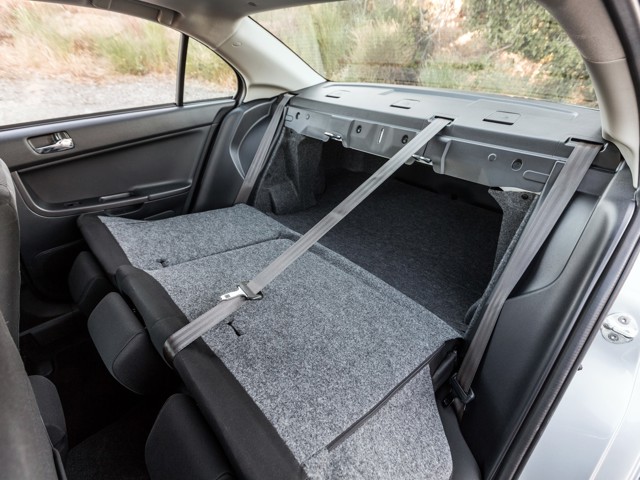 Mitsubishi Lancer photo 100