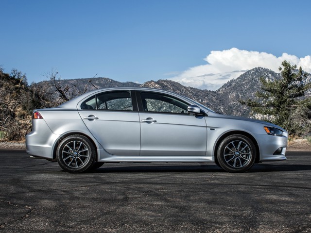Mitsubishi Lancer photo 22