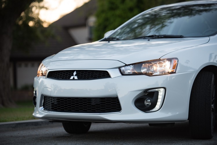 Mitsubishi Lancer photo 10