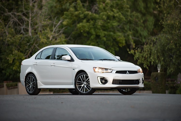 Mitsubishi Lancer photo 11