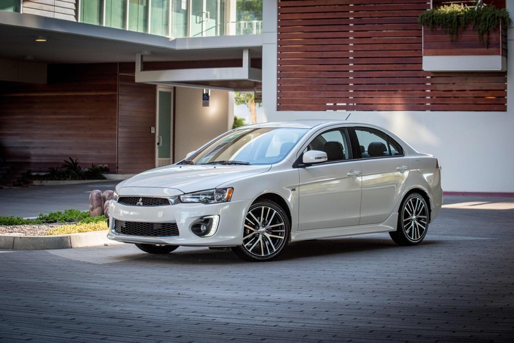 Mitsubishi Lancer photo 14