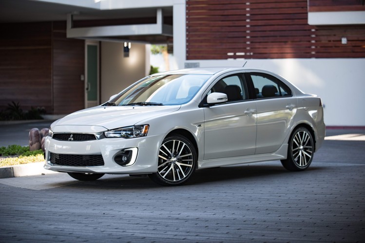 Mitsubishi Lancer photo 15