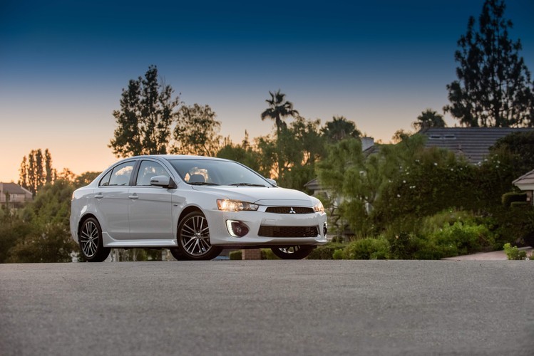 Mitsubishi Lancer photo 17