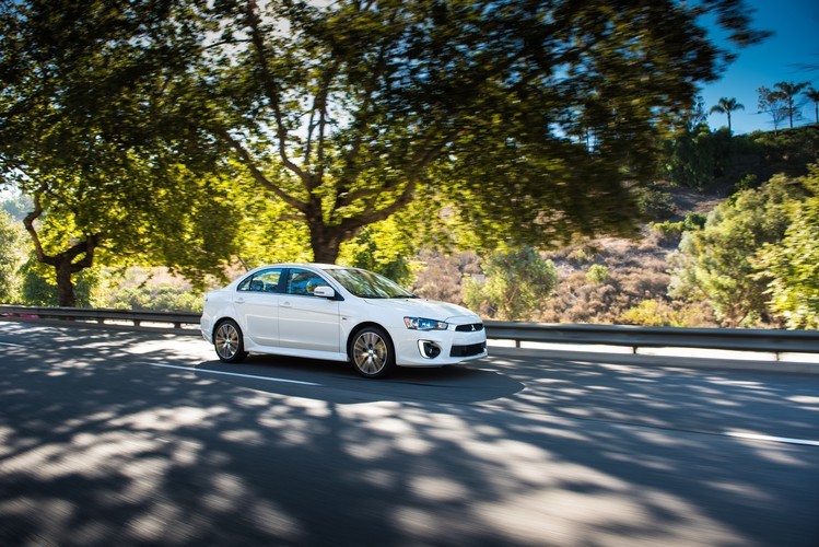 Mitsubishi Lancer photo 22