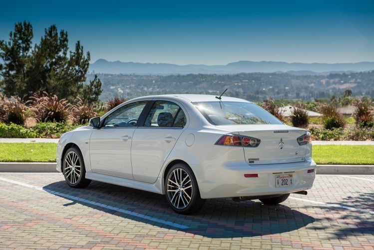 Mitsubishi Lancer photo 24