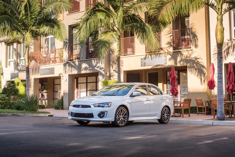 Mitsubishi Lancer photo 4