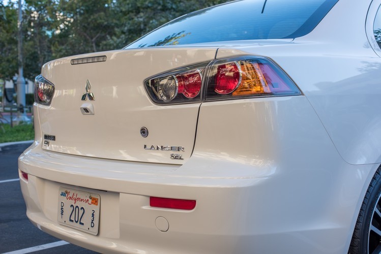 Mitsubishi Lancer photo 7