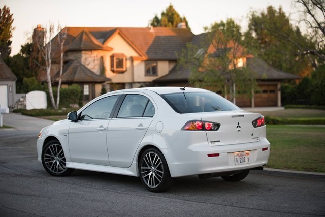 Mitsubishi Lancer photo 8