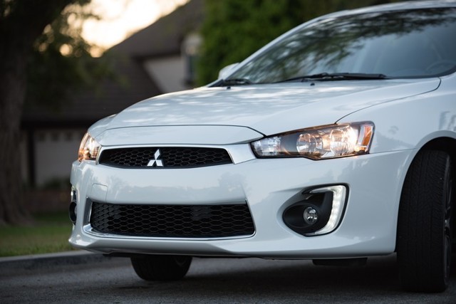 Mitsubishi Lancer photo 9