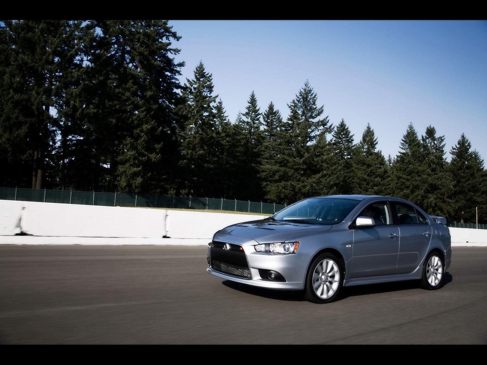 Mitsubishi Lancer photo 28