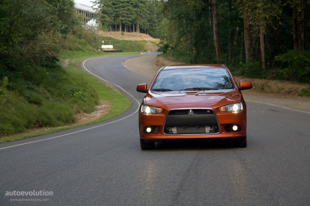 Mitsubishi Lancer photo 11