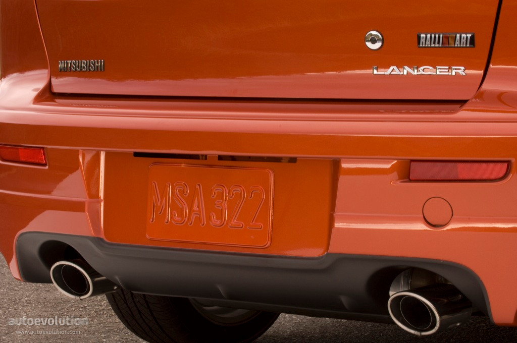 Mitsubishi Lancer photo 12