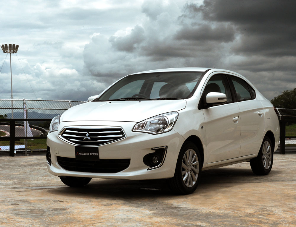 Mitsubishi Mirage G4 photo 3