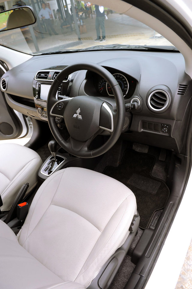 Mitsubishi Mirage G4 photo 33