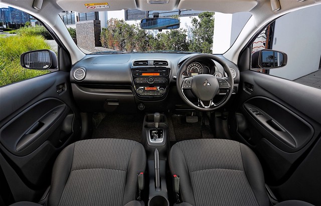 Mitsubishi Mirage G4 photo 35
