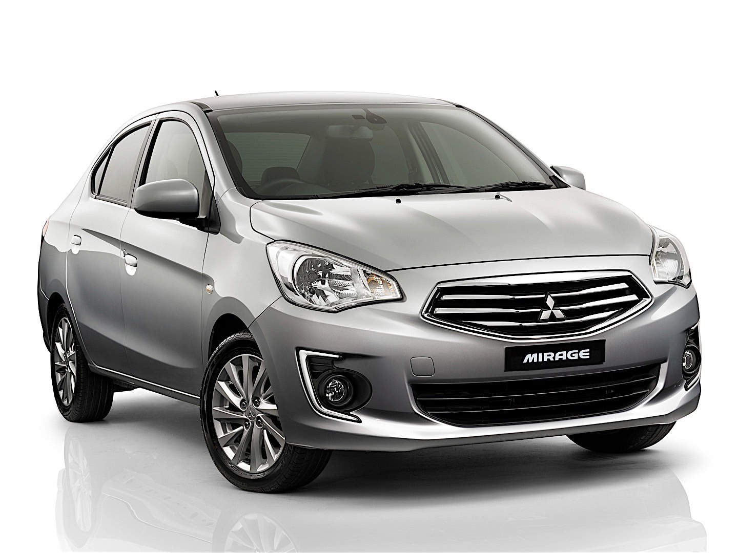 Mitsubishi Mirage G4 photo 10