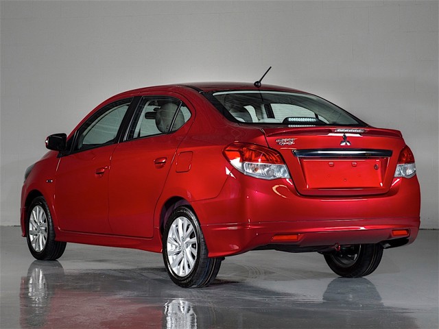 Mitsubishi Mirage G4 photo 15