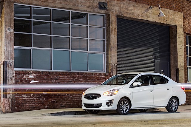 Mitsubishi Mirage G4 photo 5
