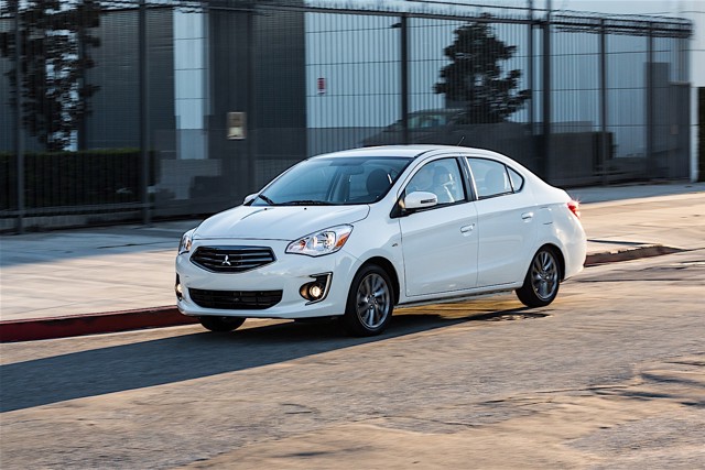 Mitsubishi Mirage G4 photo 7