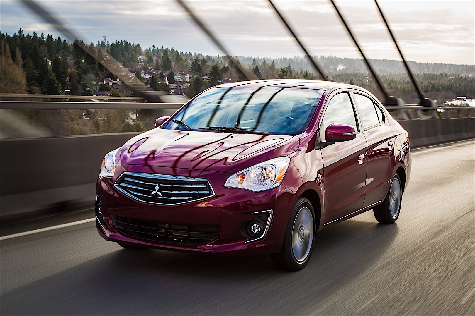Mitsubishi Mirage G4 photo 10