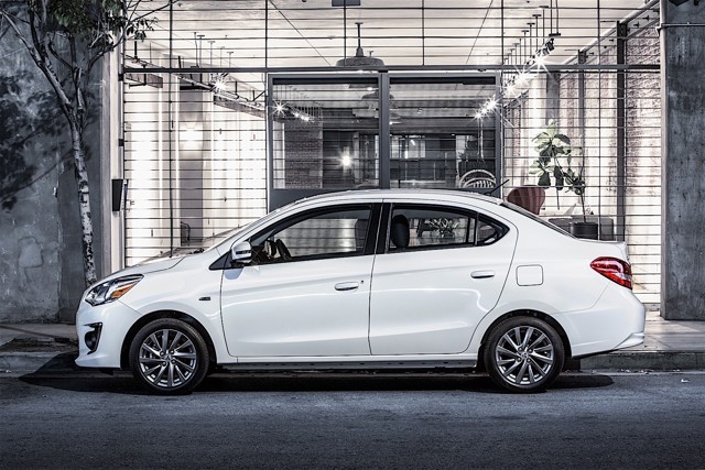 Mitsubishi Mirage G4 photo 11