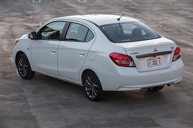 Mitsubishi Mirage G4 photo 13