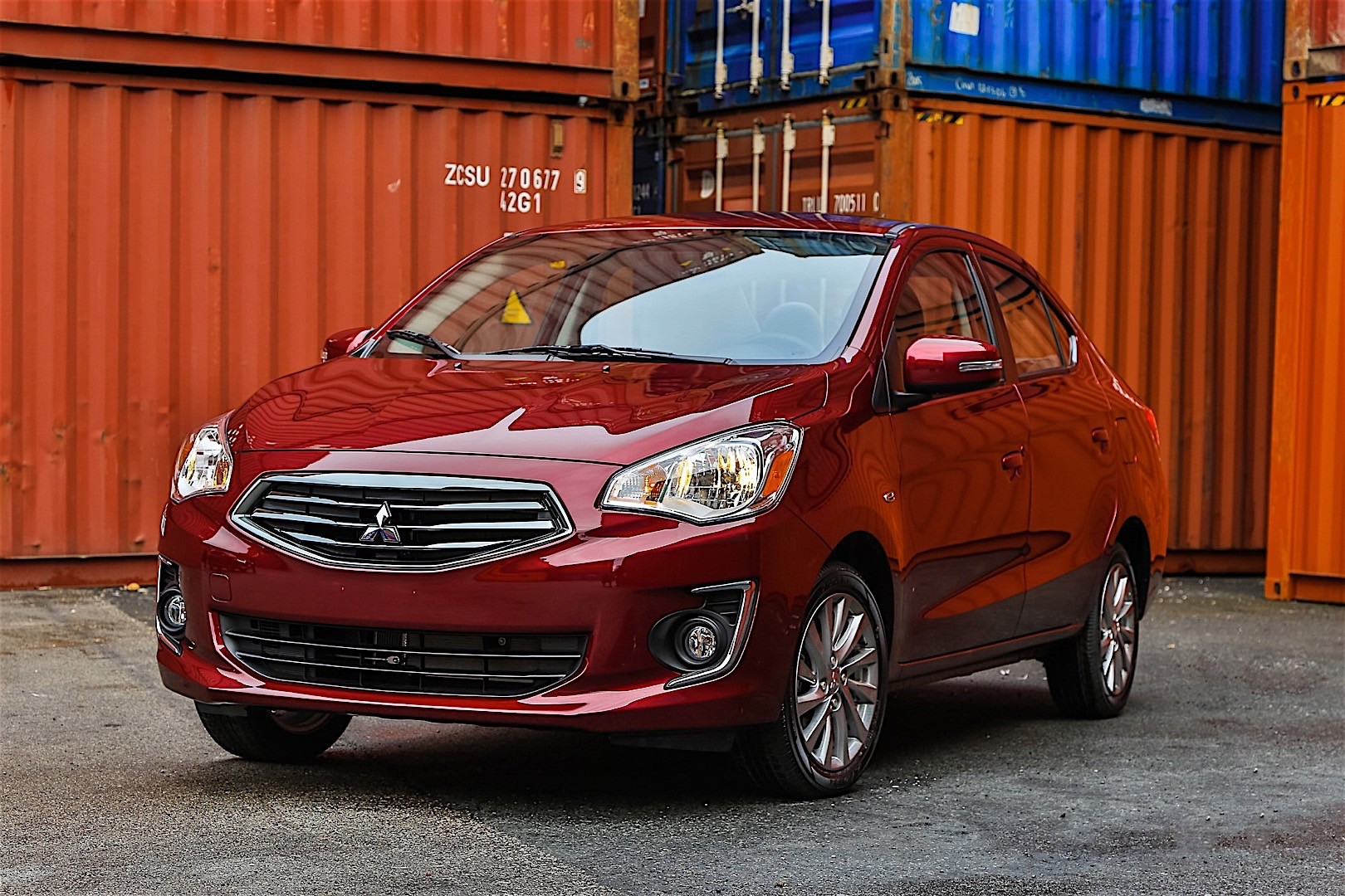 Mitsubishi Mirage G4 photo 14