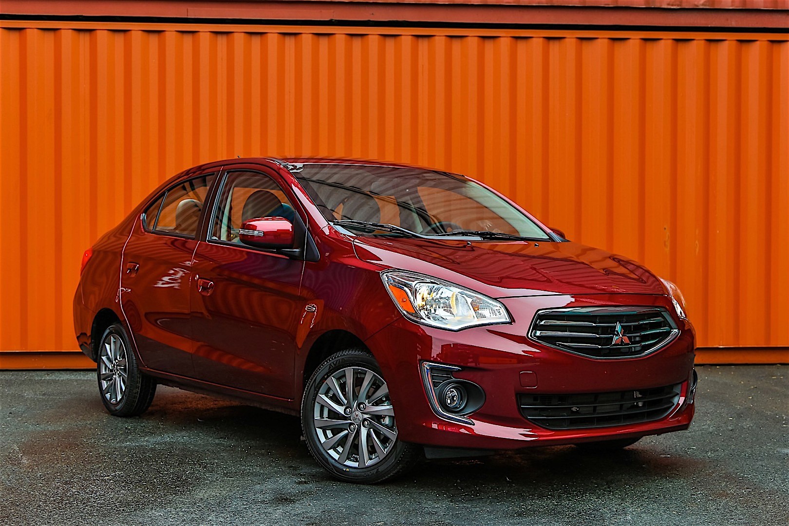 Mitsubishi Mirage G4 photo 15