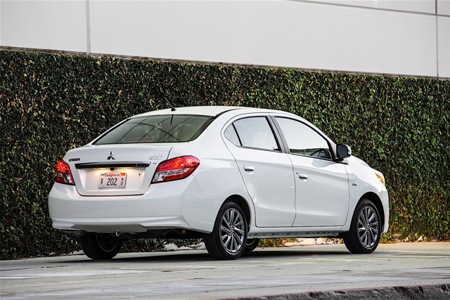 Mitsubishi Mirage G4 photo 18