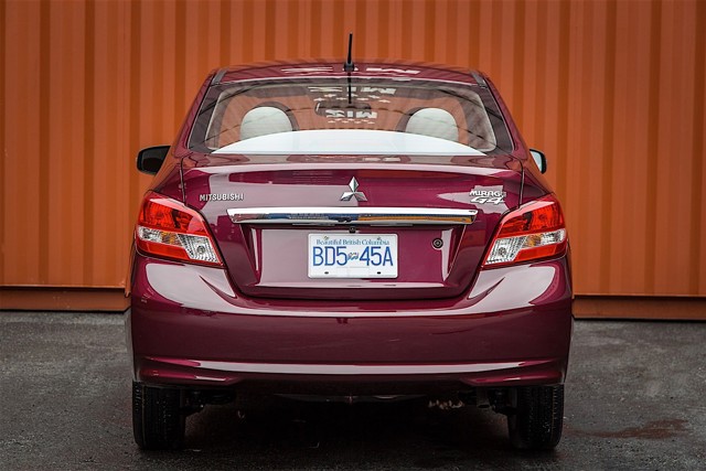 Mitsubishi Mirage G4 photo 19