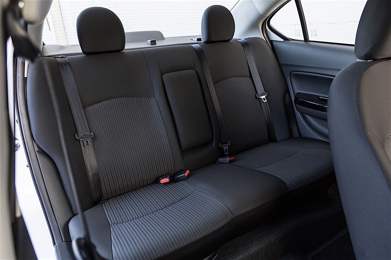 Mitsubishi Mirage G4 photo 27