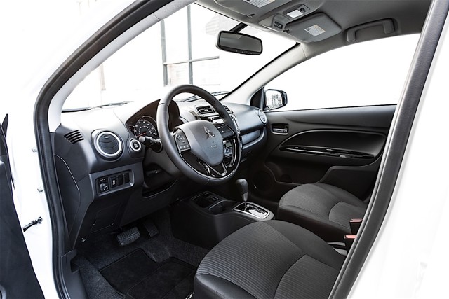 Mitsubishi Mirage G4 photo 29