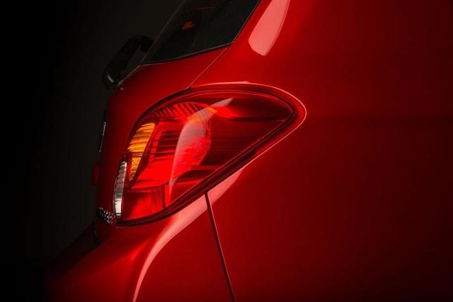 Mitsubishi Mirage Foto 7