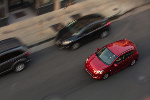 Mitsubishi Mirage Foto 17