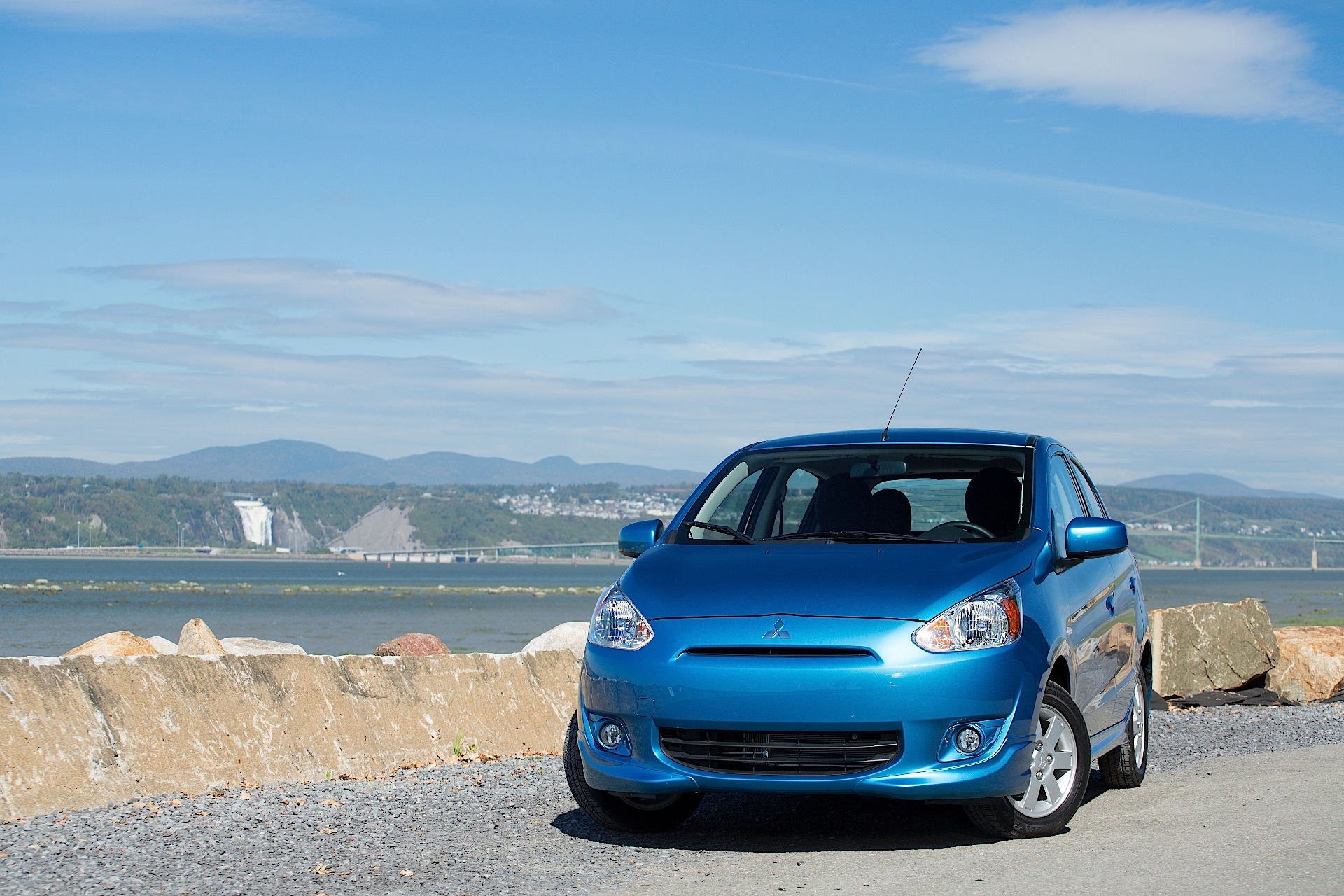 Mitsubishi Mirage photo 24