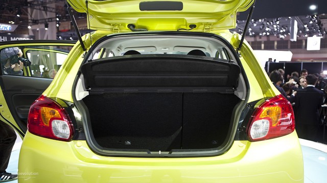 Mitsubishi Mirage Foto 56