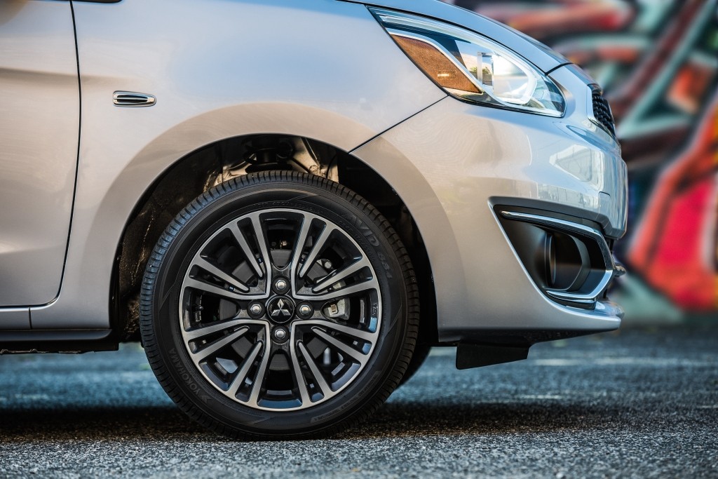 Mitsubishi Mirage photo 17