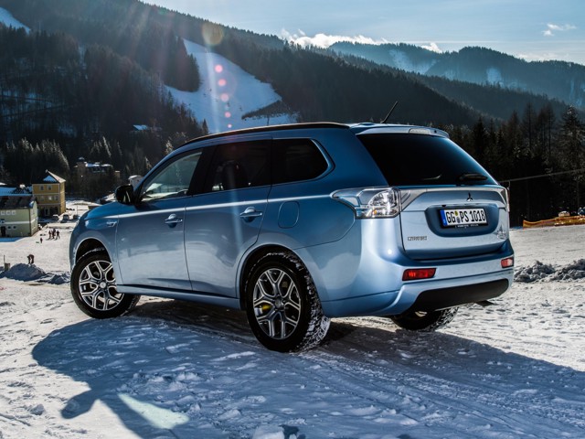 Mitsubishi Outlander / Airtrek photo 72