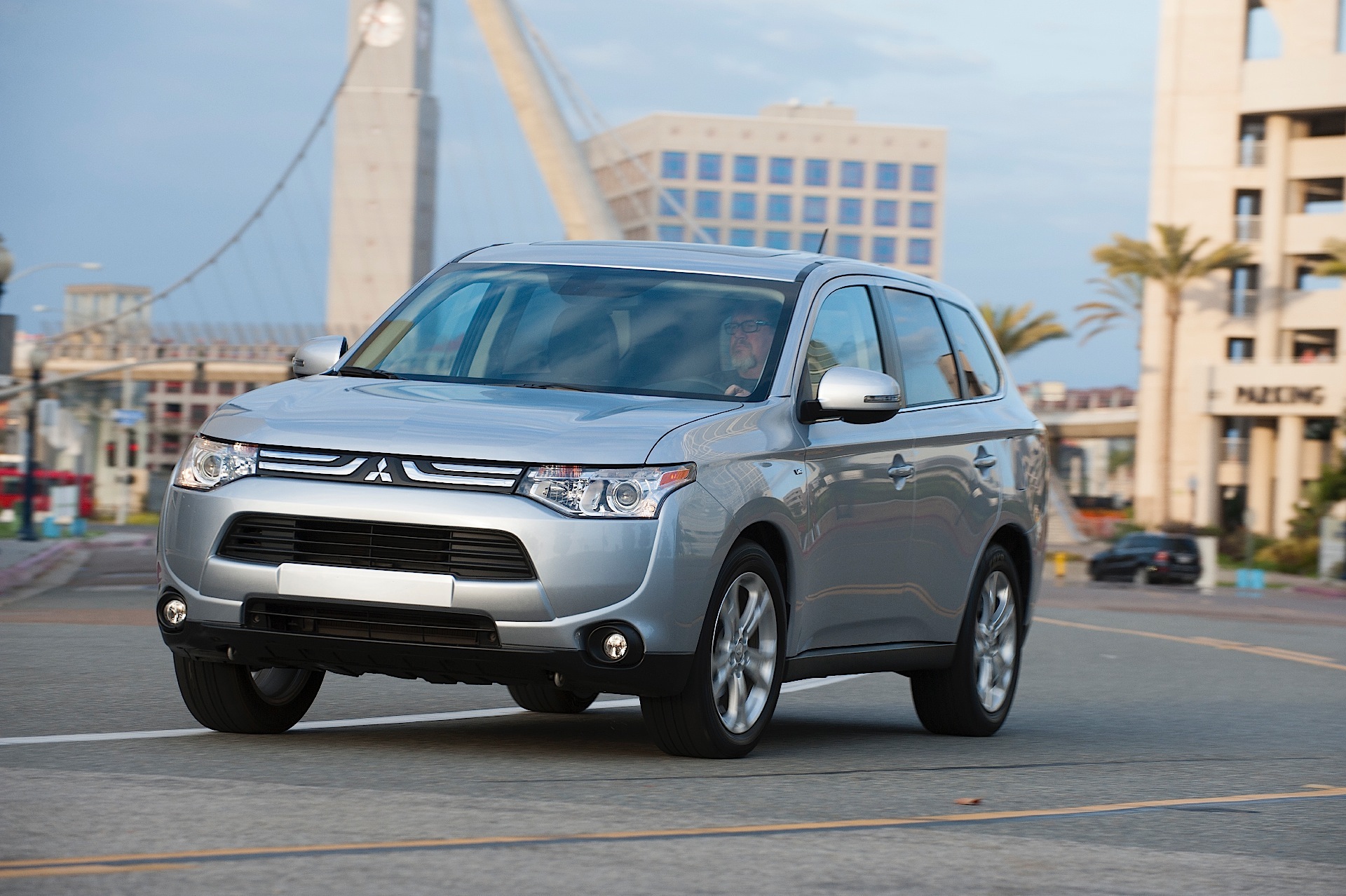 Mitsubishi Outlander / Airtrek photo 13