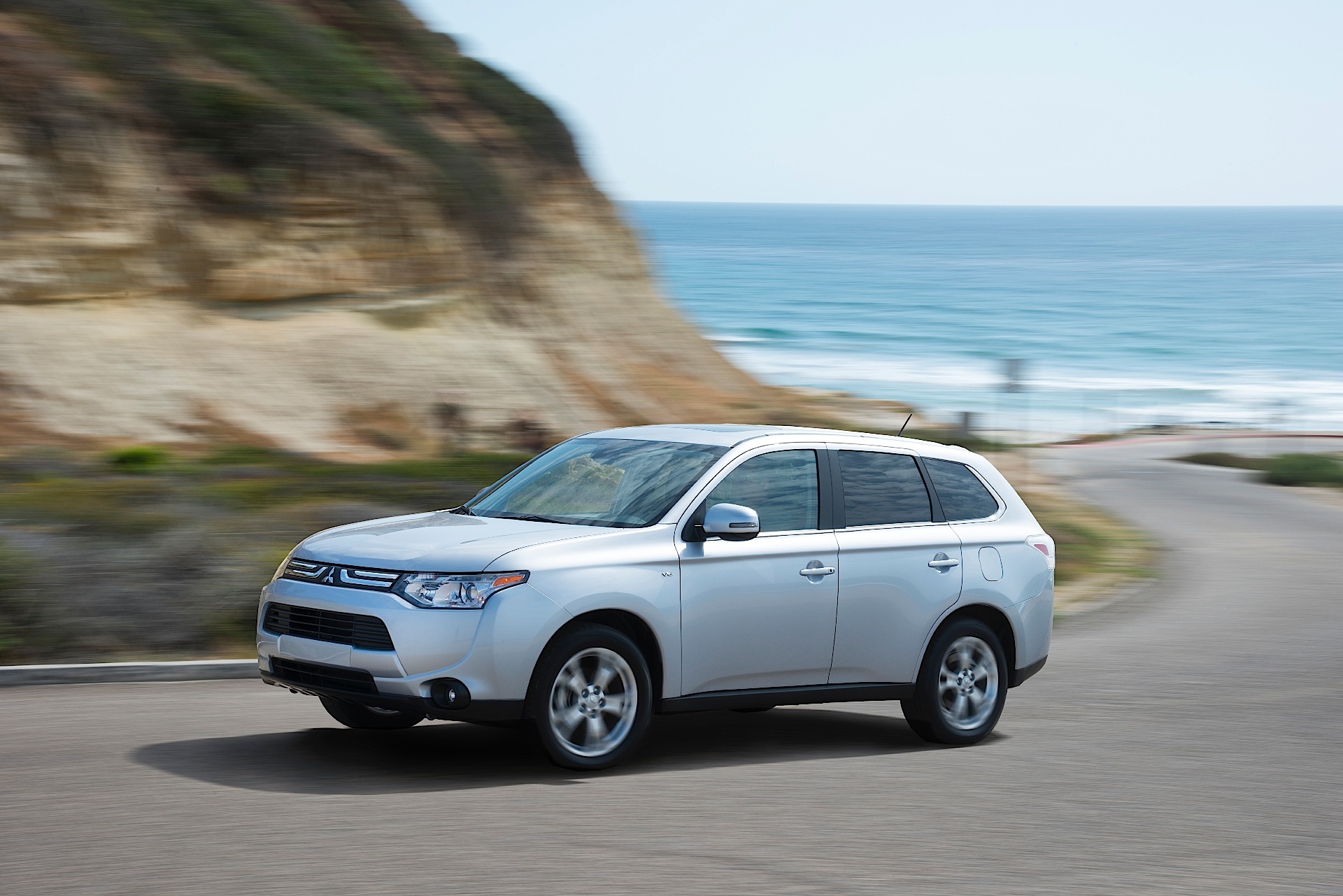 Mitsubishi Outlander / Airtrek photo 16