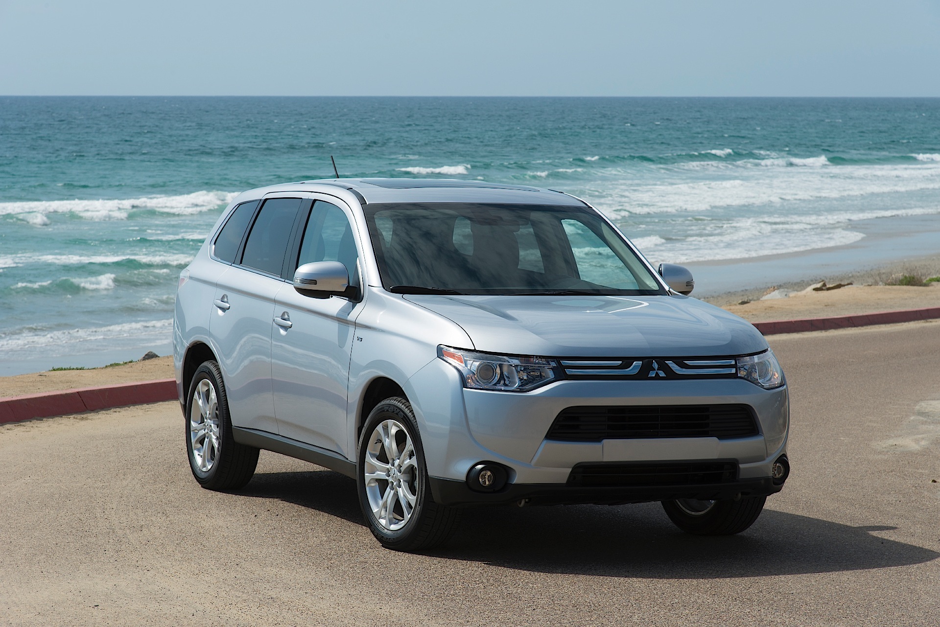 Mitsubishi Outlander / Airtrek photo 17