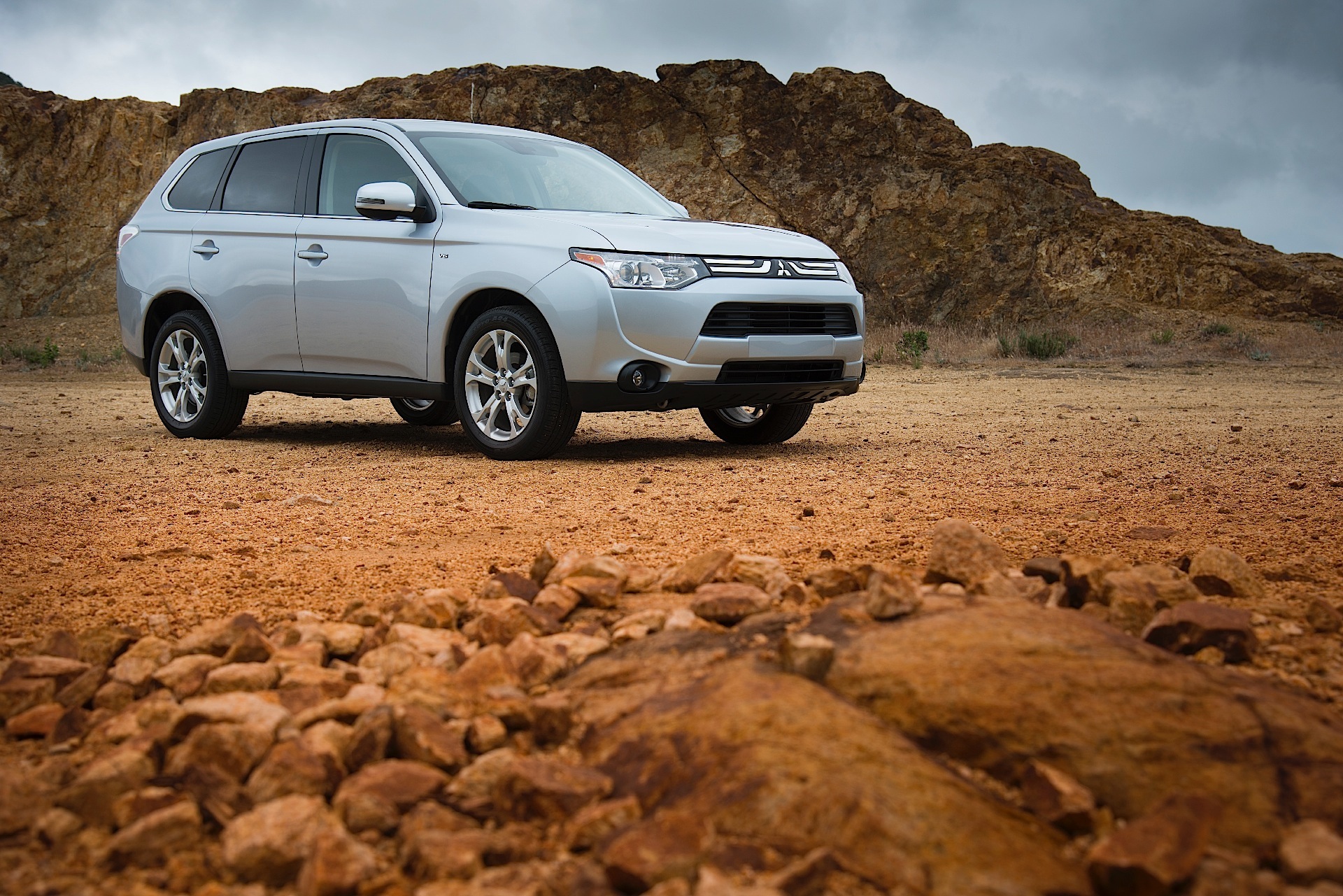 Mitsubishi Outlander / Airtrek photo 18