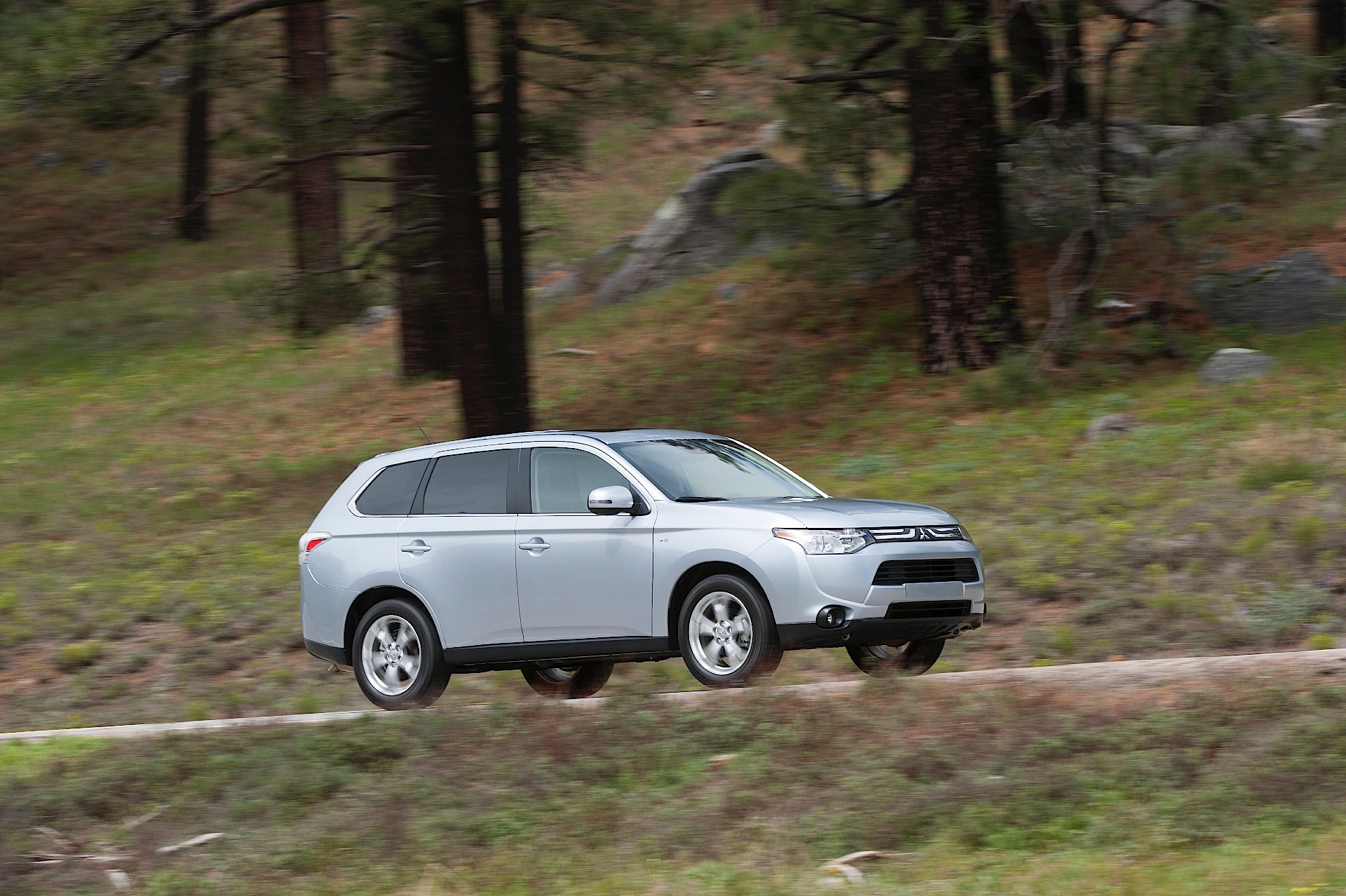 Mitsubishi Outlander / Airtrek photo 23