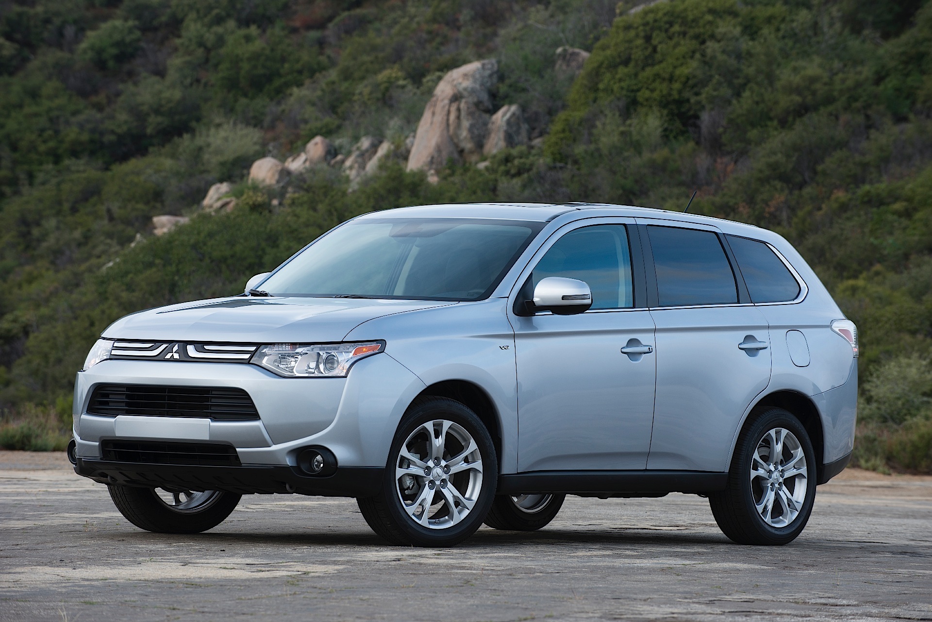 Mitsubishi Outlander / Airtrek photo 25