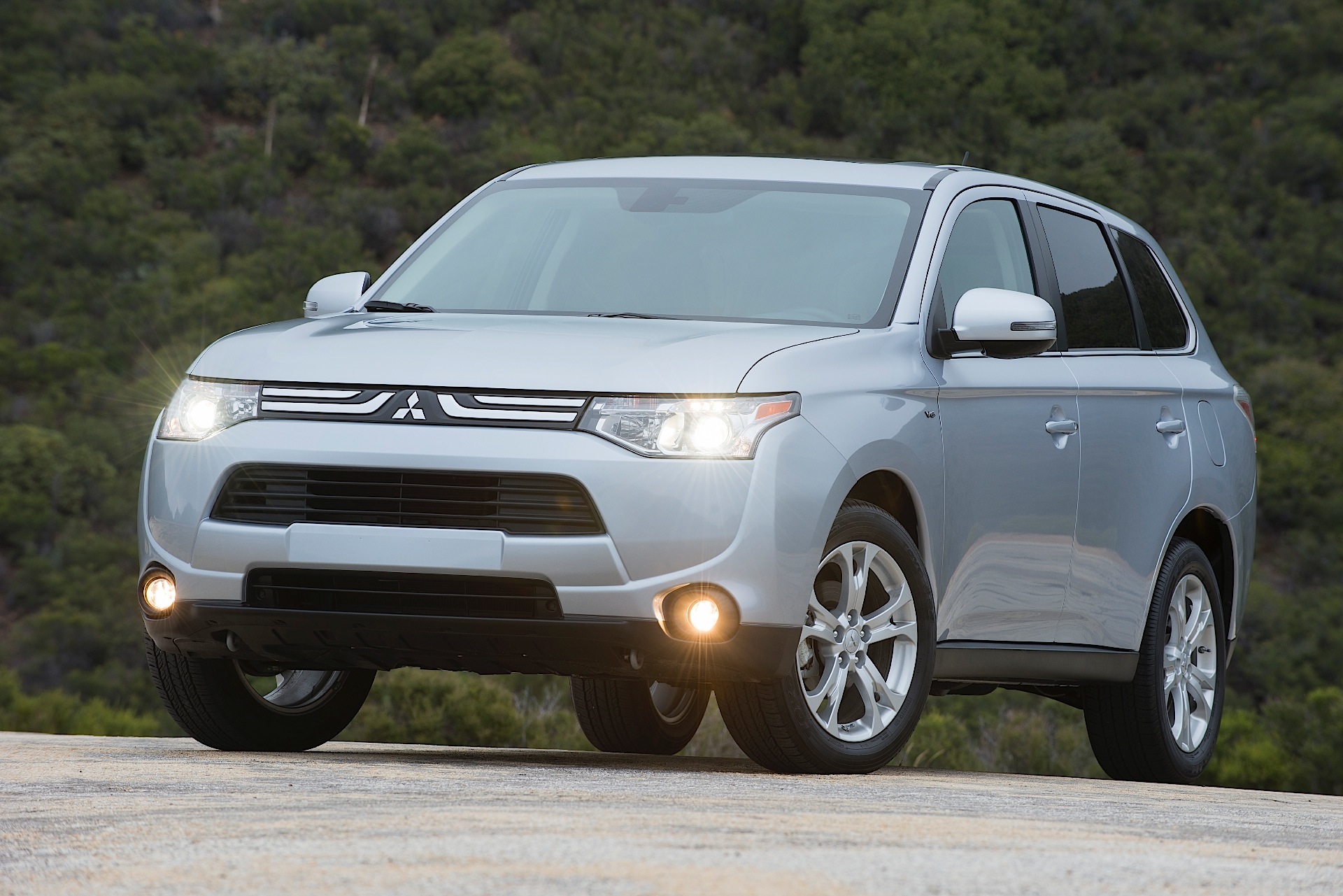 Mitsubishi Outlander / Airtrek photo 26