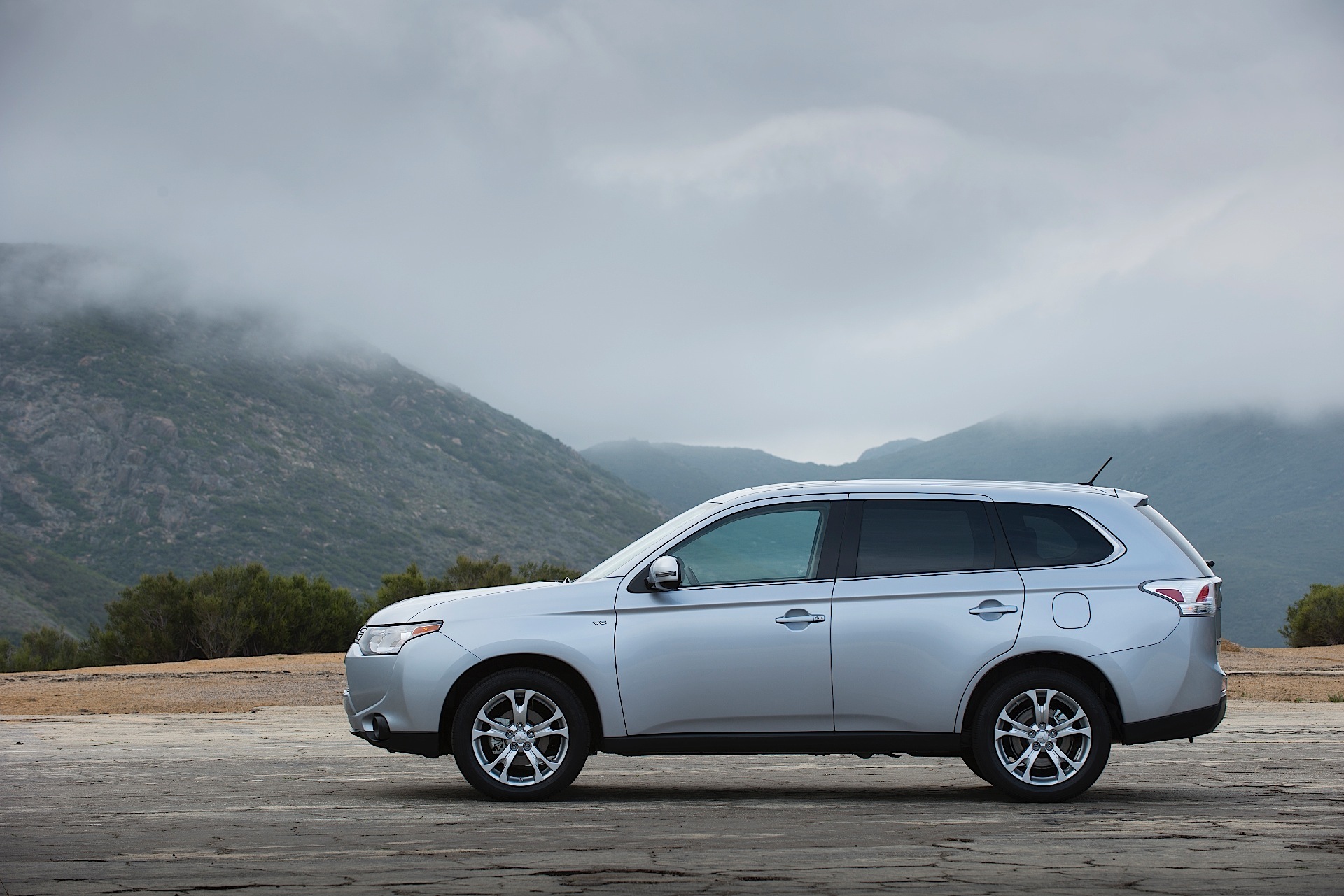 Mitsubishi Outlander / Airtrek photo 29