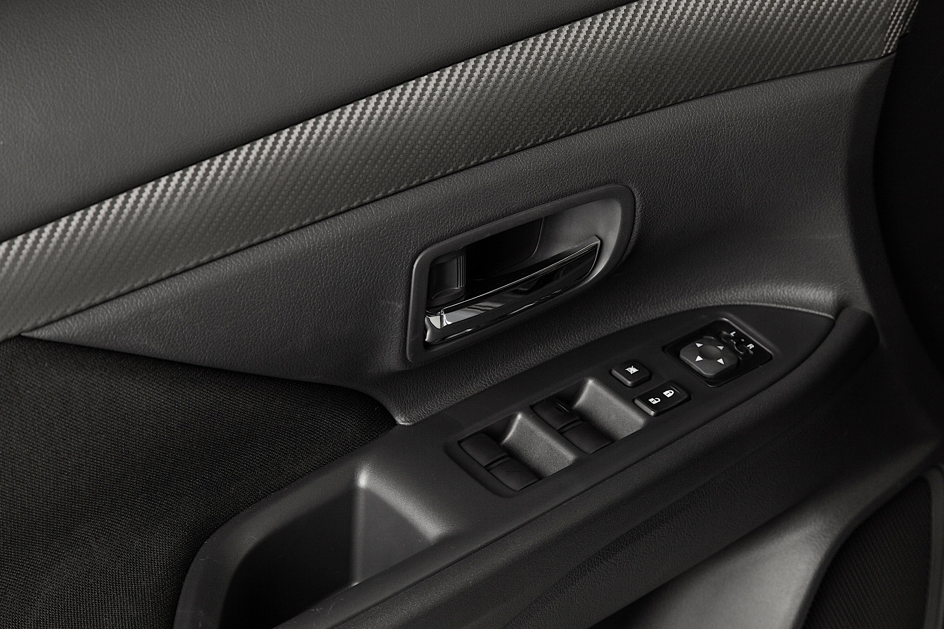 Mitsubishi Outlander / Airtrek photo 101