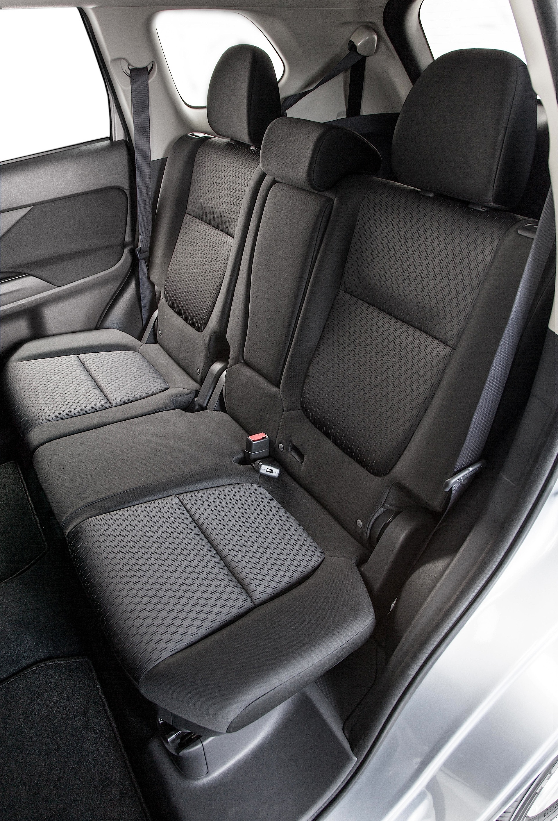 Mitsubishi Outlander / Airtrek photo 104