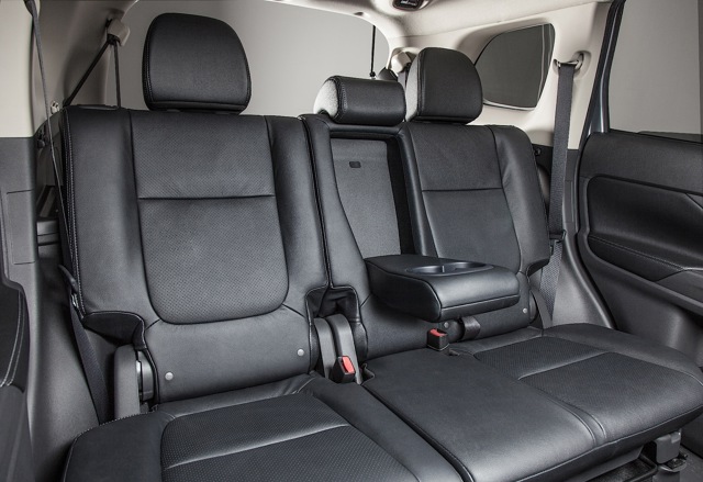 Mitsubishi Outlander / Airtrek photo 110