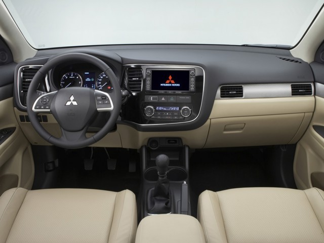 Mitsubishi Outlander / Airtrek photo 118